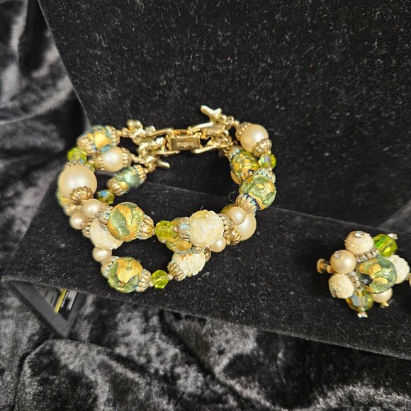 Vintage Vendome green & cream beaded Necklace, Bracelet, Clip-ons - Picture 4 of 5